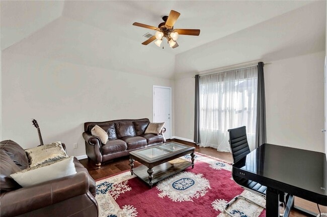 Building Photo - 7305 Oak Leaf Dr