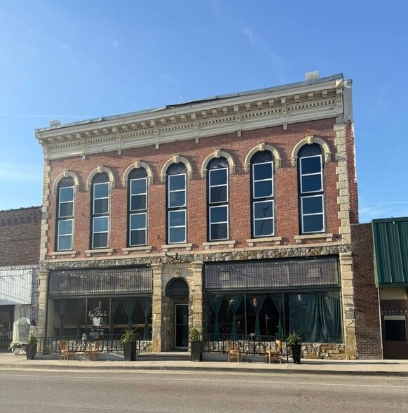 Primary Photo - 117 W 2nd St