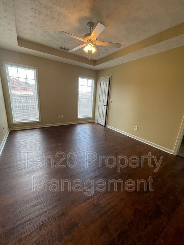 Building Photo - 6136 Crossbow Dr