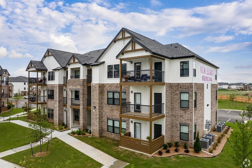 Building Photo - 2701 N 23rd St