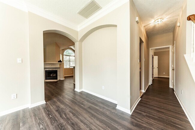 Building Photo - 2608 Leroy St