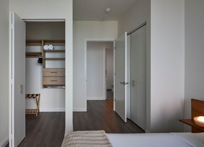 Building Photo - 1000 S Michigan Ave