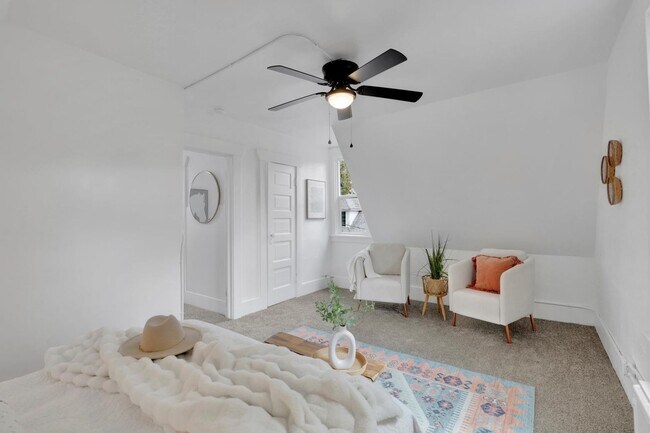 Building Photo - Lovely 1-Bedroom Unit in the heart of Spokane