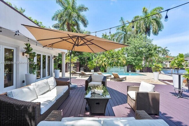 Building Photo - 800 SW 12th Ave