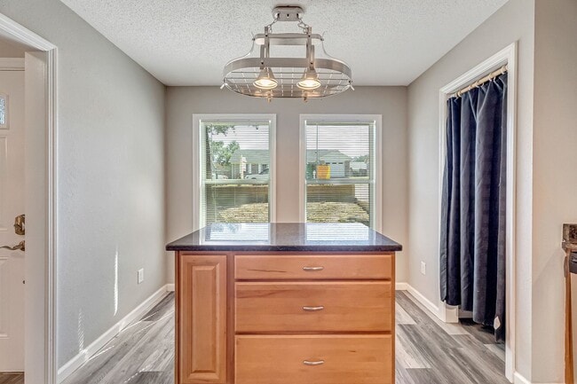 Building Photo - Charming 2-Bedroom, 2-Bath Home in the Hea...