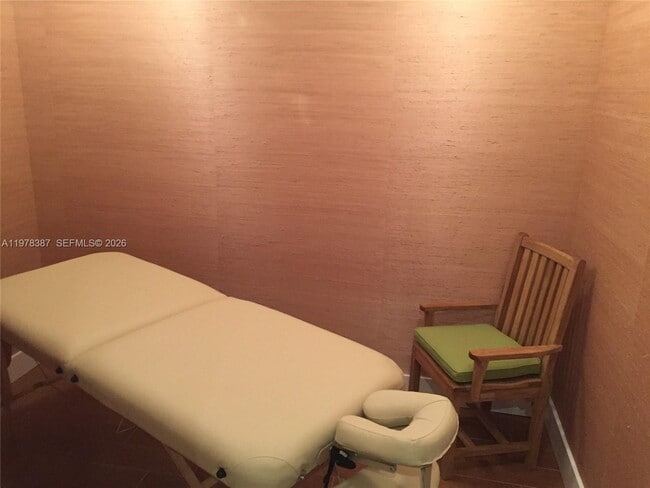 Building Photo - 19667 Turnberry Way