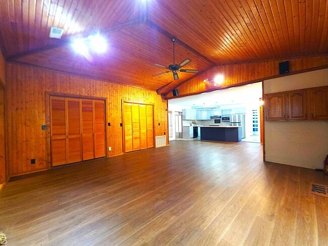 Building Photo - Breathtaking Lake View Retreat with Modern Updates!