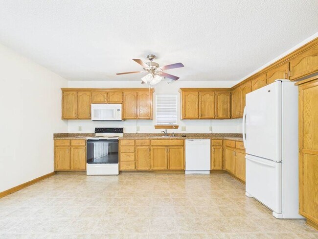 Building Photo - 1213 Fox Run Dr