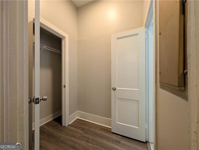 Building Photo - 1716 Thompson Ave