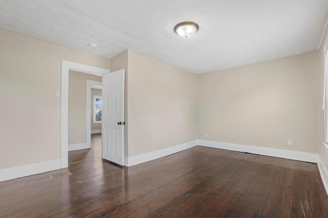 Building Photo - 172 S Richardson Ave