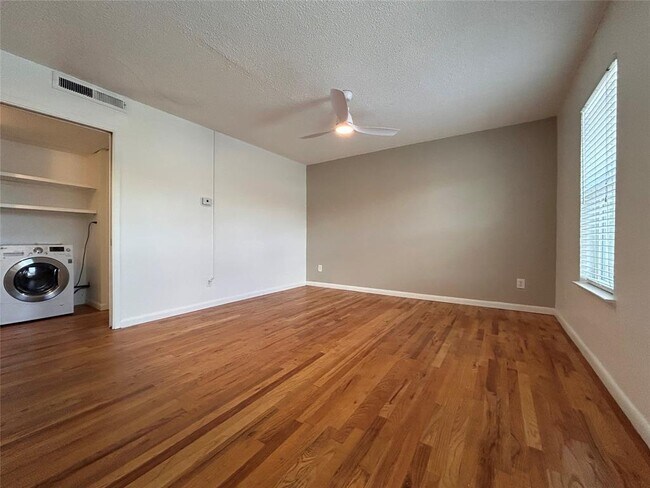 Building Photo - 808 Winflo Dr