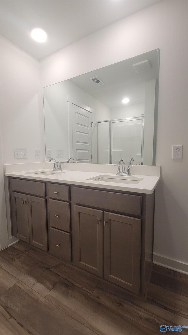 Building Photo - 7597 Discovery Pt Dr NW