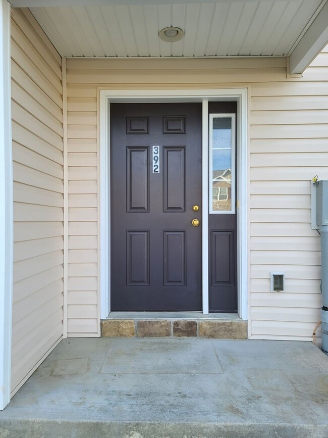 Building Photo - 3 Bedroom Townhome for Rent in Waynesboro