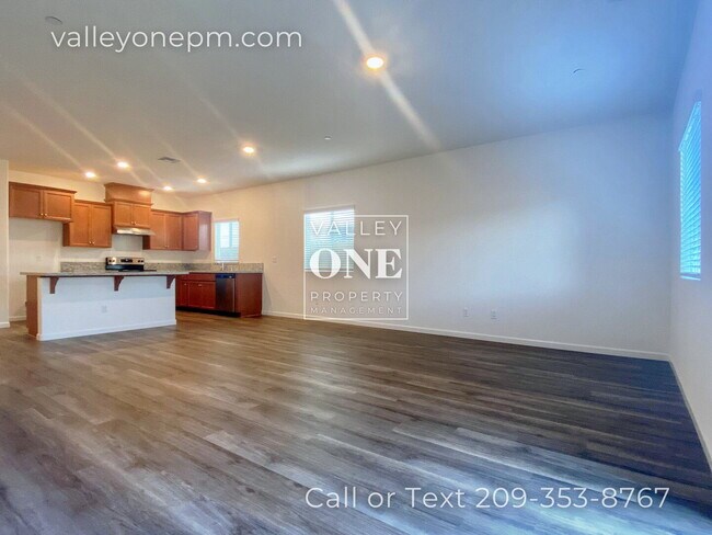 Building Photo - 936 Tipton Ln