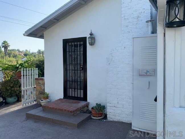 Building Photo - 1401 Monte Vista Dr