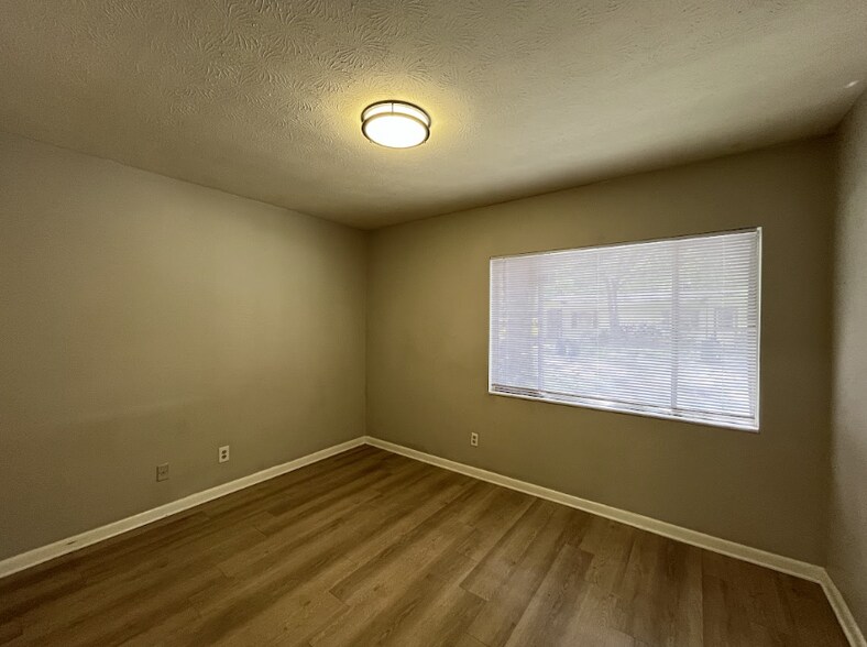 Building Photo - 8308 Doloma Ct
