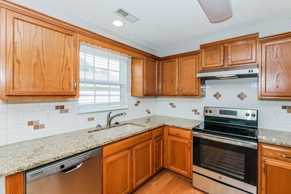 Building Photo - 2428 Hunters Way