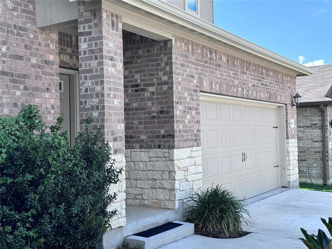 Building Photo - 533 Gabrielle Anne Dr