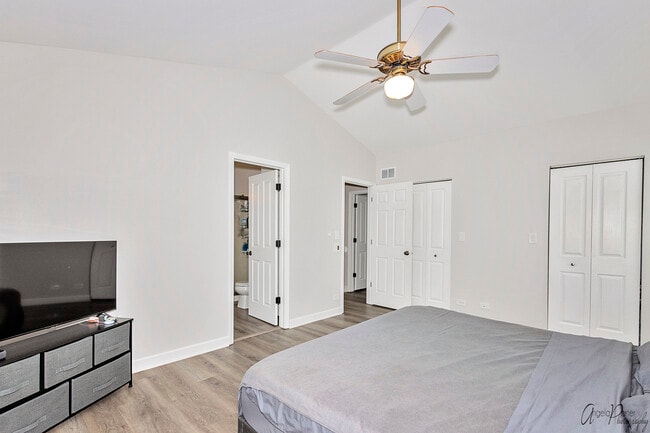 Building Photo - 1229 Thorndale Ln
