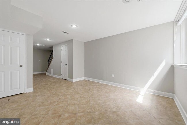 Building Photo - 1232 Webster St