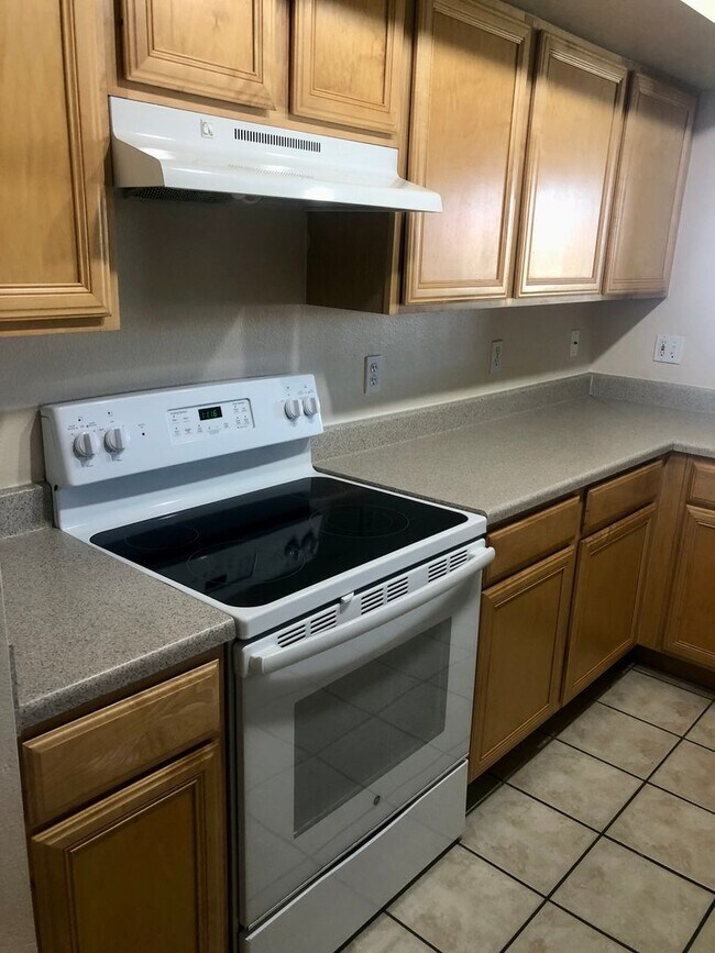 Building Photo - 2/2 with beautiful water views available n...