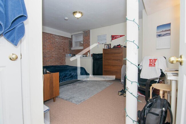 Building Photo - Top-notch and Unique apartment