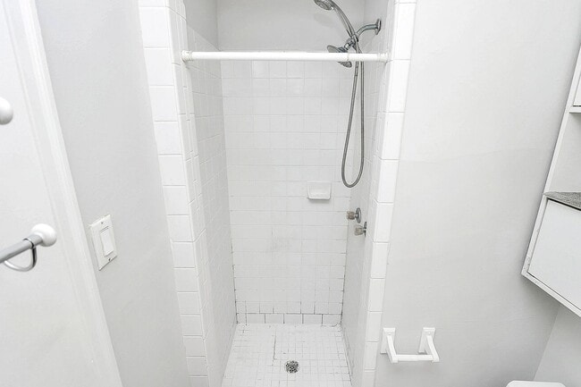 Building Photo - Discover the charm of this brick ranch nestled in the heart of Madison Park