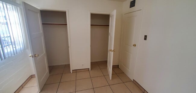 Building Photo - 2254 E Monterey Vista