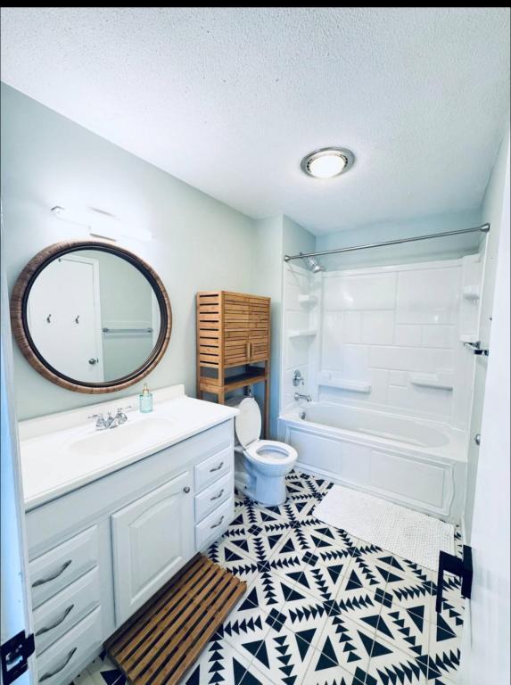 Building Photo - 360 Betsy Rd