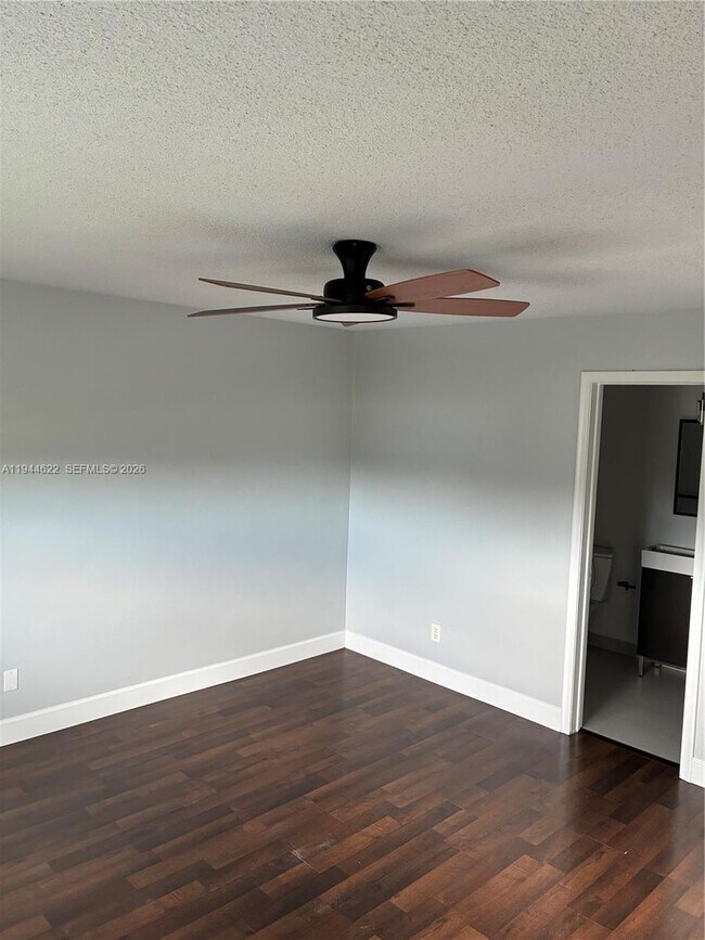 Building Photo - 2481 SW 82nd Ave