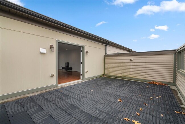 Building Photo - A Glimpse of Serene Living in Chantilly, VA