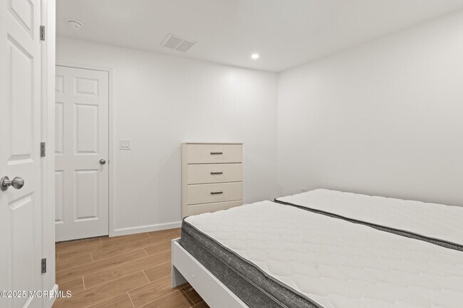 Building Photo - 72 Whalepond Rd