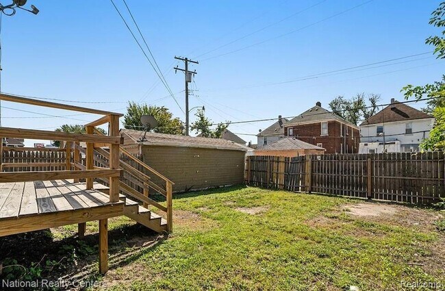 Building Photo - 1045 Casgrain St