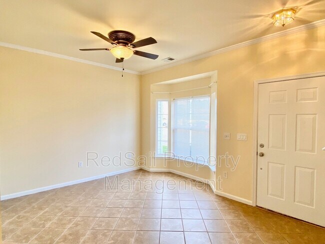 Building Photo - 1926 Algonquin Trail