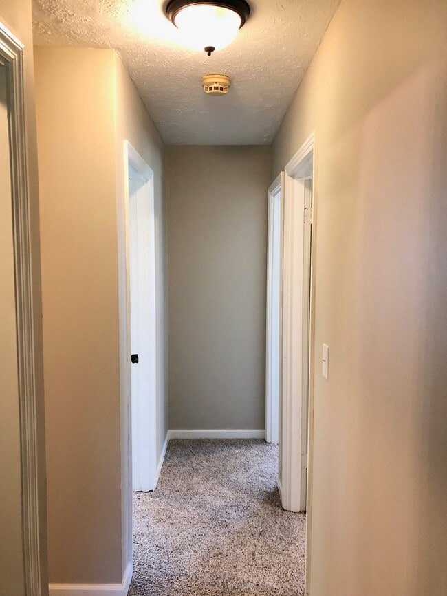 Building Photo - Move In Ready!