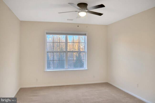 Building Photo - 921 Timberlake Dr
