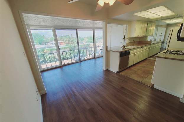 Building Photo - 1390 E Vegas Valley Dr