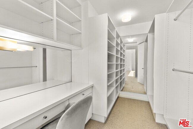 Building Photo - 1500 Rustic Ln