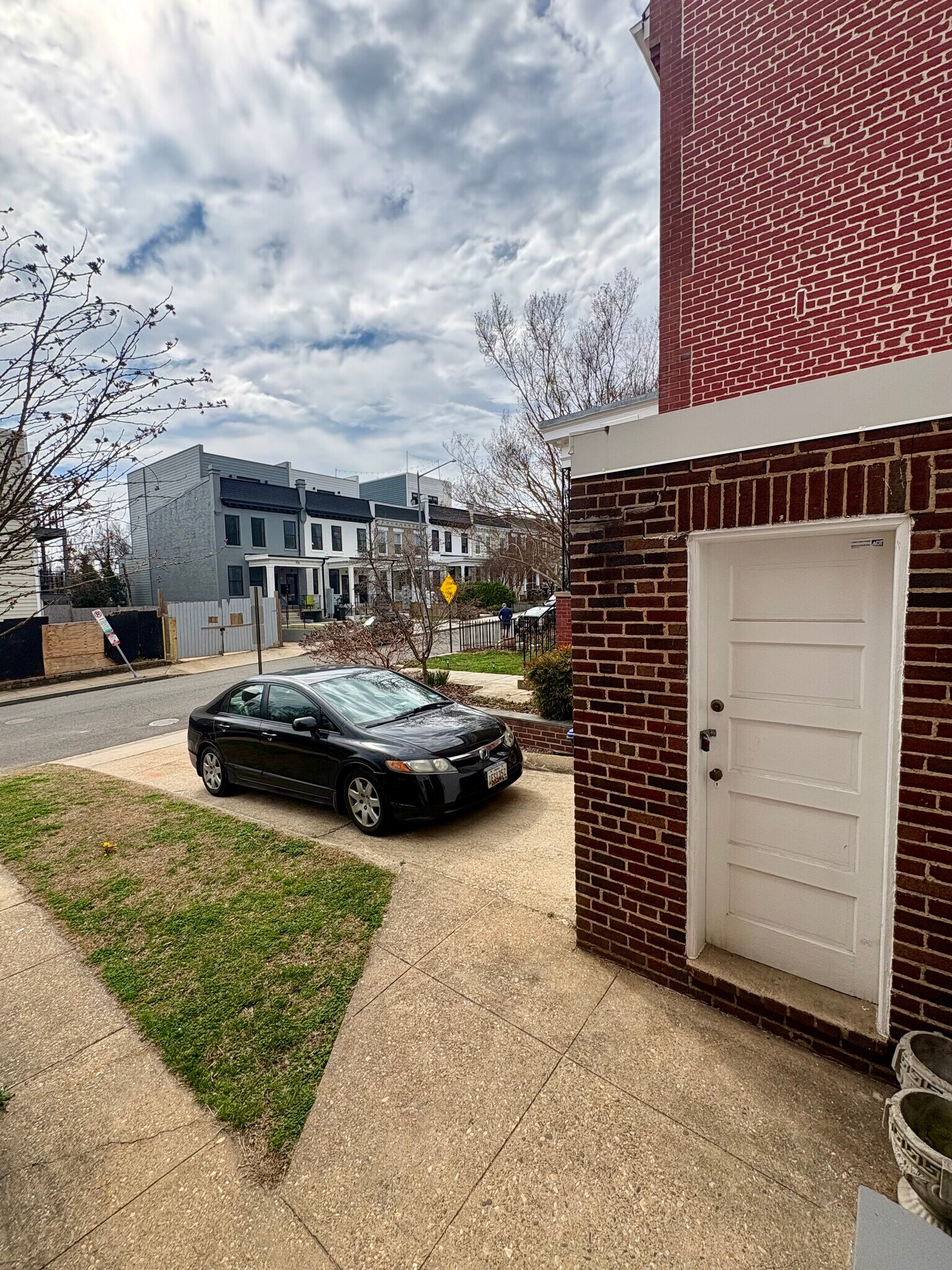Driveway and Garage - 3532 Park Pl NW