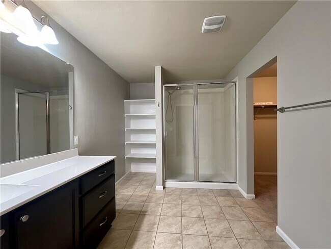 Building Photo - 115 Leona River Trl
