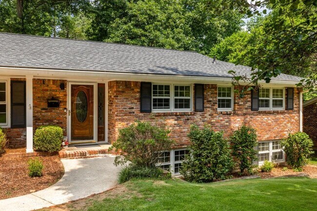 Building Photo - 2646 Caladium Dr NE