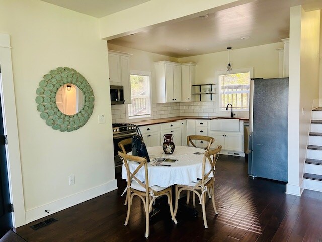 Primary Photo - 9750 NW Rosaria Ave