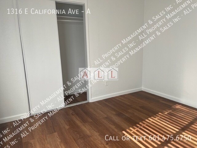 Building Photo - 1316 E California Ave