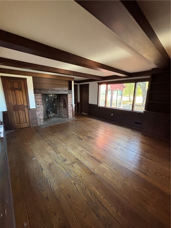 Building Photo - 930 W Bloomfield Rd