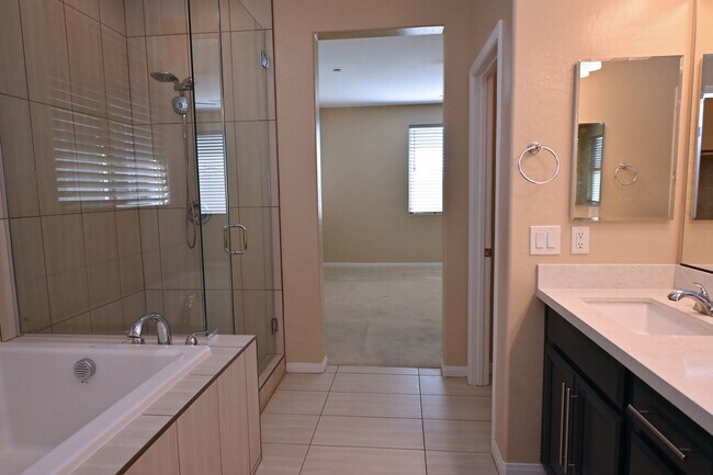 Building Photo - 340 Cadence Vista Dr