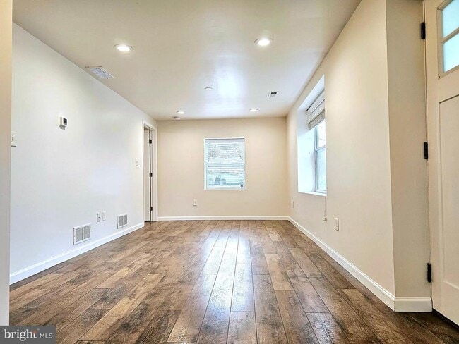 Building Photo - 143 Mitscher Rd