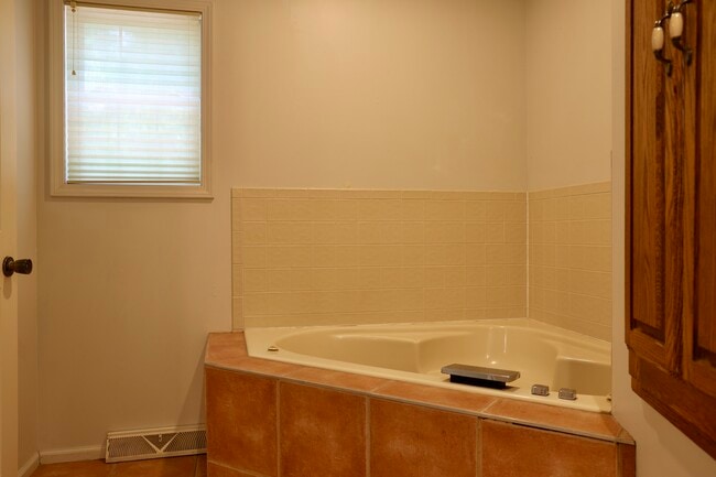 Building Photo - 17051 Lemming Ln