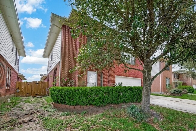 Building Photo - 13915 Maleewan Ln