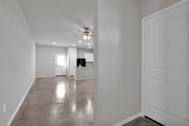 Building Photo - 9426 Apple Ridge Ln