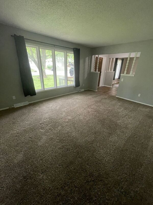 Building Photo - 2556 W Cardinal St